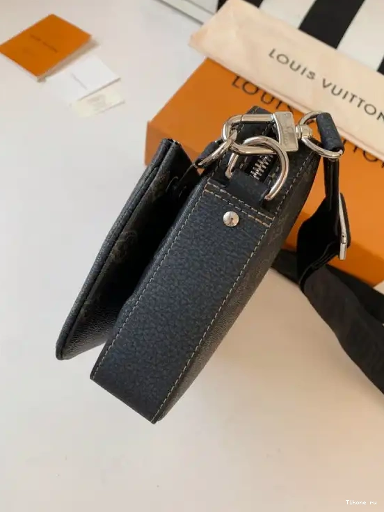 Cheap MESSENGER TRIO LOUIS VUITTON 0629